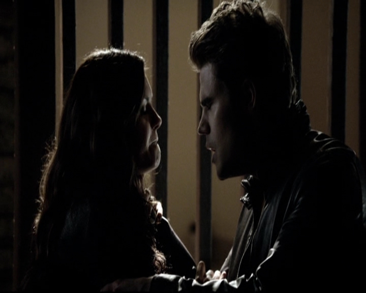 VampireDiariesWorld-dot-org_5x08DeadManOnCampus1612.jpg