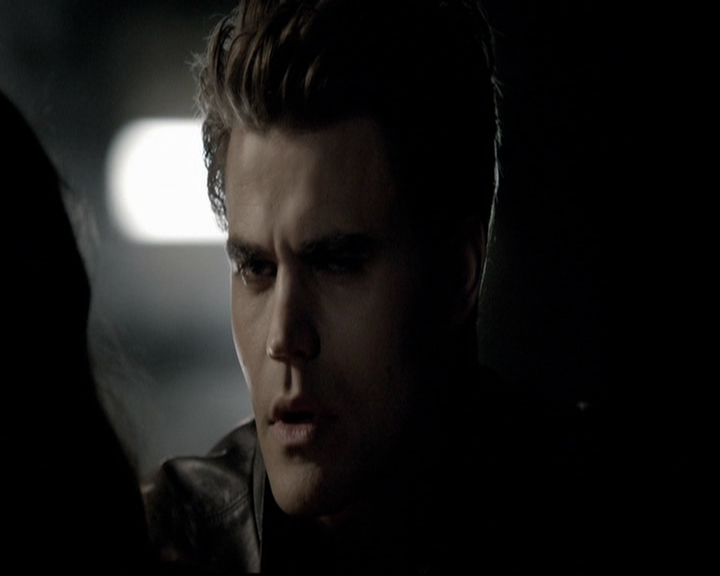 VampireDiariesWorld-dot-org_5x08DeadManOnCampus1613.jpg