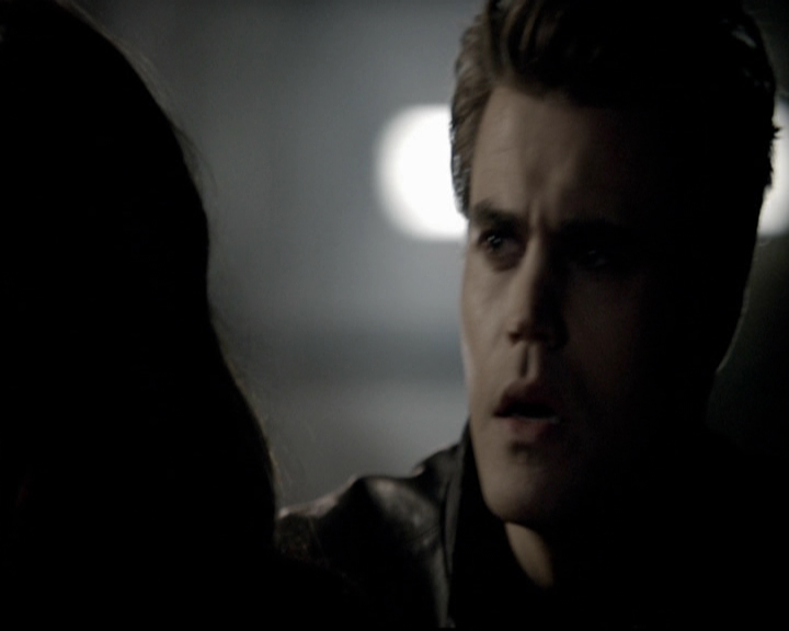 VampireDiariesWorld-dot-org_5x08DeadManOnCampus1621.jpg