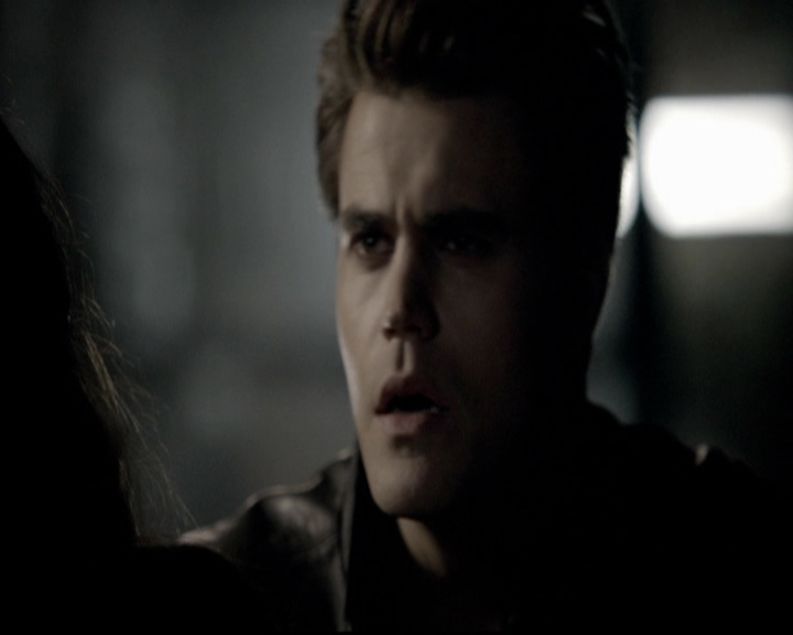 VampireDiariesWorld-dot-org_5x08DeadManOnCampus1622.jpg