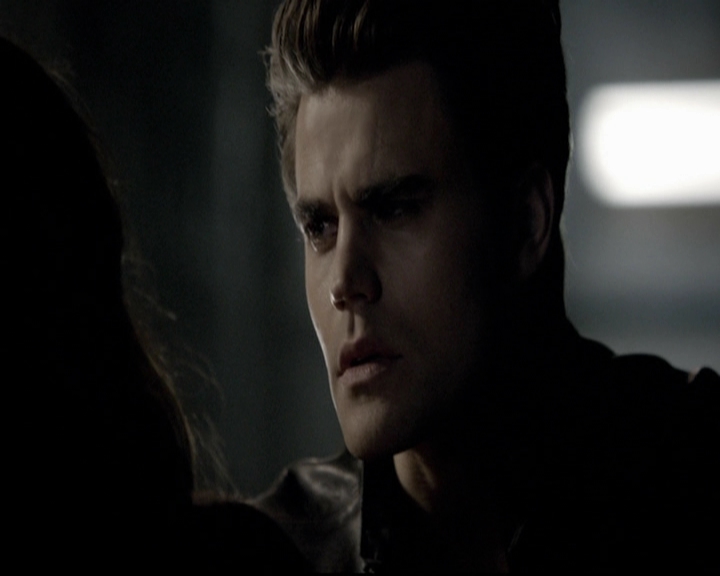 VampireDiariesWorld-dot-org_5x08DeadManOnCampus1624.jpg