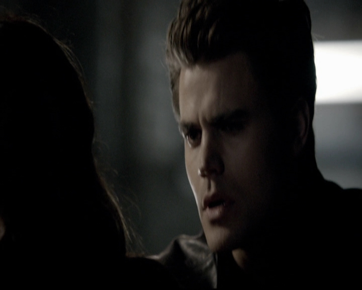 VampireDiariesWorld-dot-org_5x08DeadManOnCampus1625.jpg