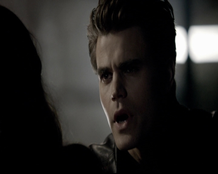 VampireDiariesWorld-dot-org_5x08DeadManOnCampus1630.jpg