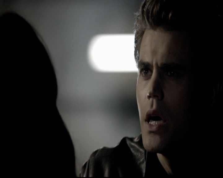 VampireDiariesWorld-dot-org_5x08DeadManOnCampus1632.jpg