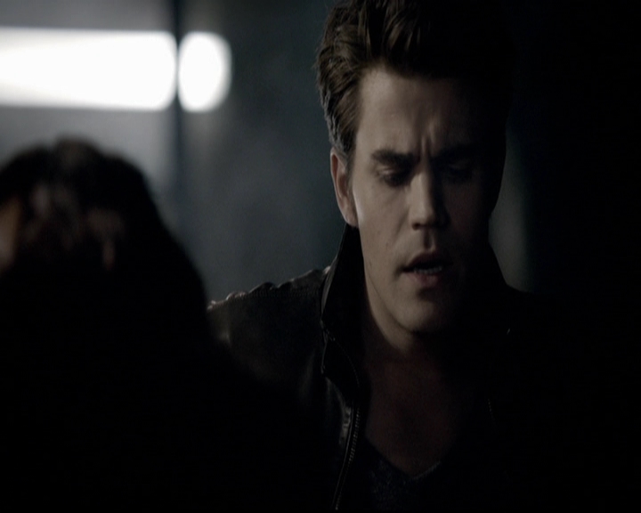 VampireDiariesWorld-dot-org_5x08DeadManOnCampus1645.jpg