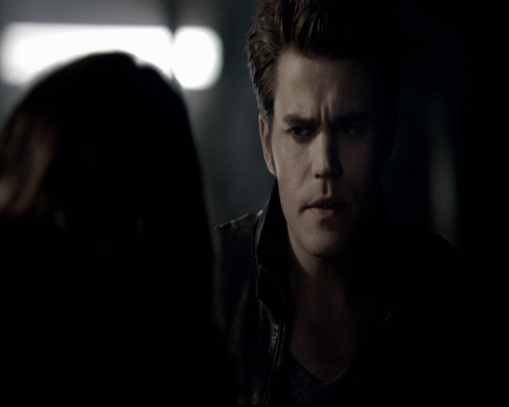 VampireDiariesWorld-dot-org_5x08DeadManOnCampus1646.jpg