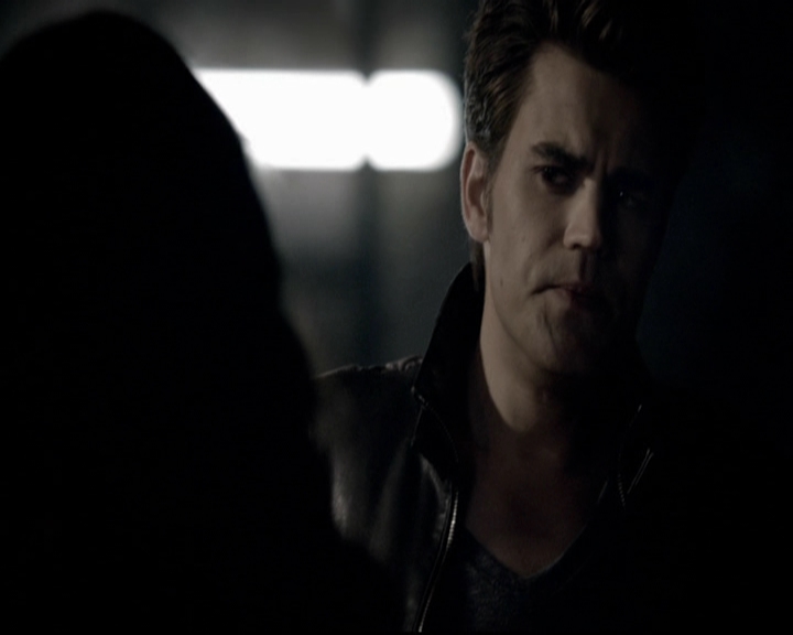 VampireDiariesWorld-dot-org_5x08DeadManOnCampus1650.jpg