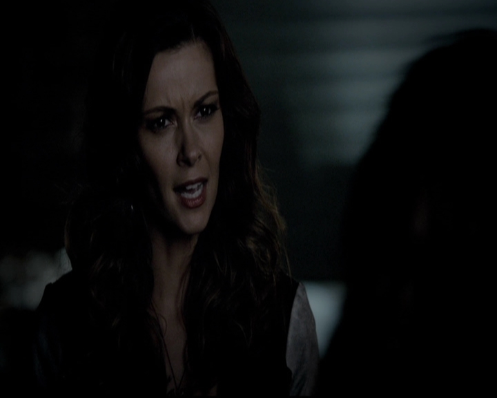 VampireDiariesWorld-dot-org_5x08DeadManOnCampus1657.jpg