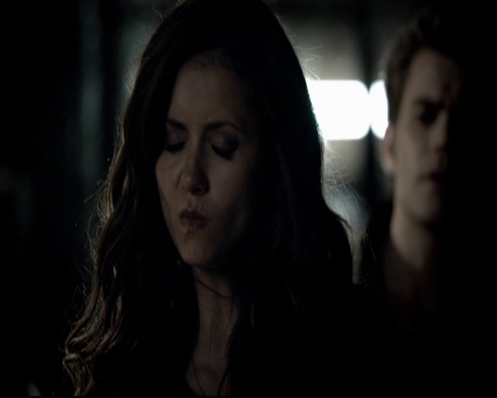 VampireDiariesWorld-dot-org_5x08DeadManOnCampus1669.jpg