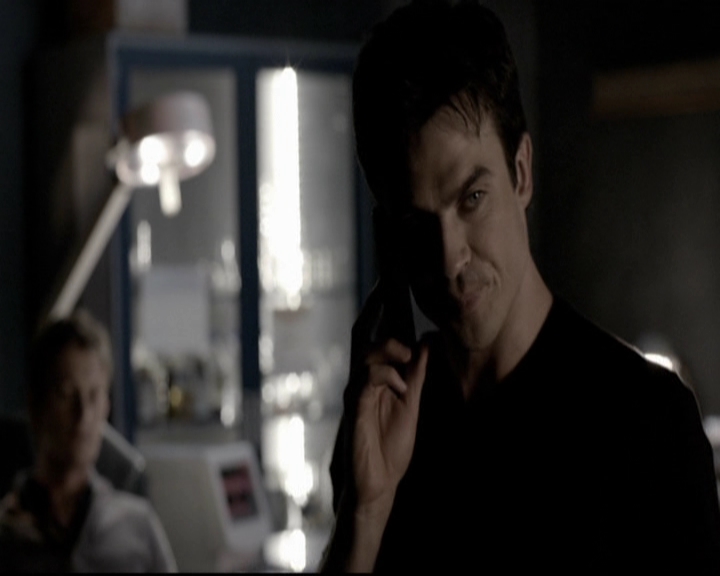 VampireDiariesWorld-dot-org_5x08DeadManOnCampus1674.jpg