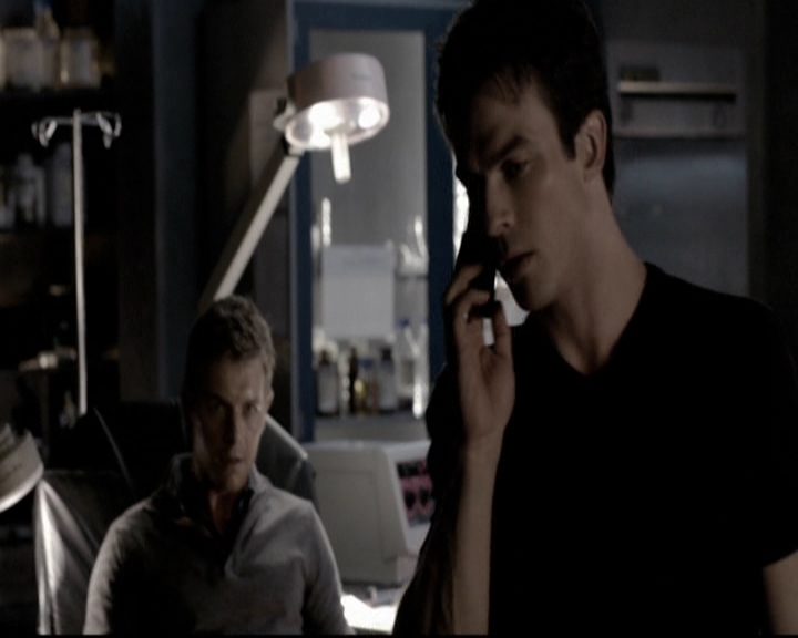 VampireDiariesWorld-dot-org_5x08DeadManOnCampus1682.jpg