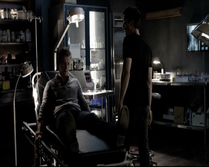 VampireDiariesWorld-dot-org_5x08DeadManOnCampus1704.jpg