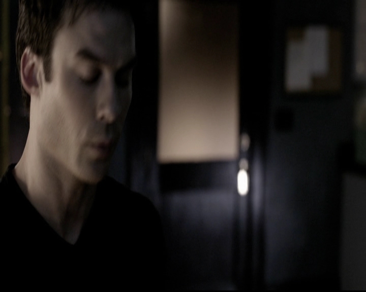 VampireDiariesWorld-dot-org_5x08DeadManOnCampus1709.jpg