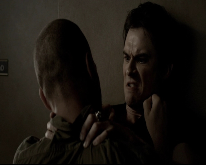 VampireDiariesWorld-dot-org_5x08DeadManOnCampus1752.jpg