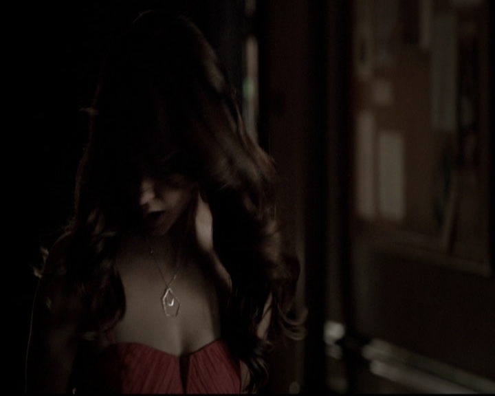 VampireDiariesWorld-dot-org_5x08DeadManOnCampus1767.jpg