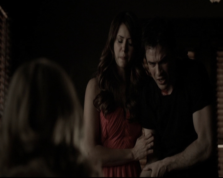 VampireDiariesWorld-dot-org_5x08DeadManOnCampus1802.jpg