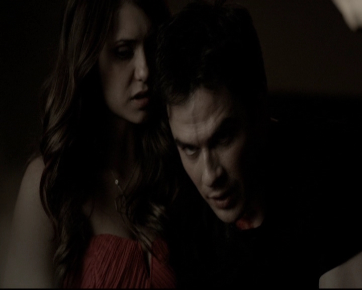 VampireDiariesWorld-dot-org_5x08DeadManOnCampus1804.jpg