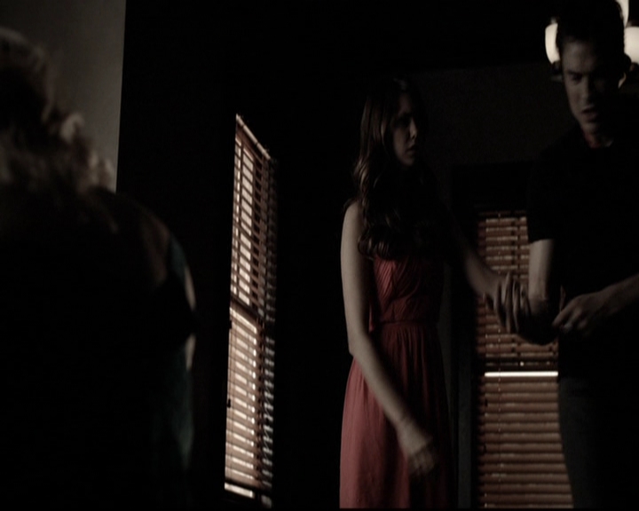 VampireDiariesWorld-dot-org_5x08DeadManOnCampus1810.jpg