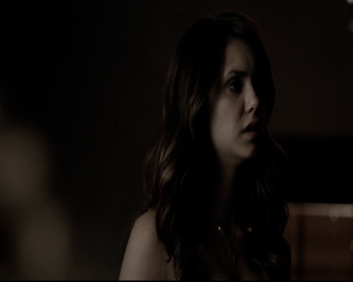 VampireDiariesWorld-dot-org_5x08DeadManOnCampus1812.jpg