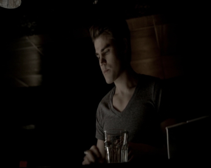 VampireDiariesWorld-dot-org_5x08DeadManOnCampus1845.jpg