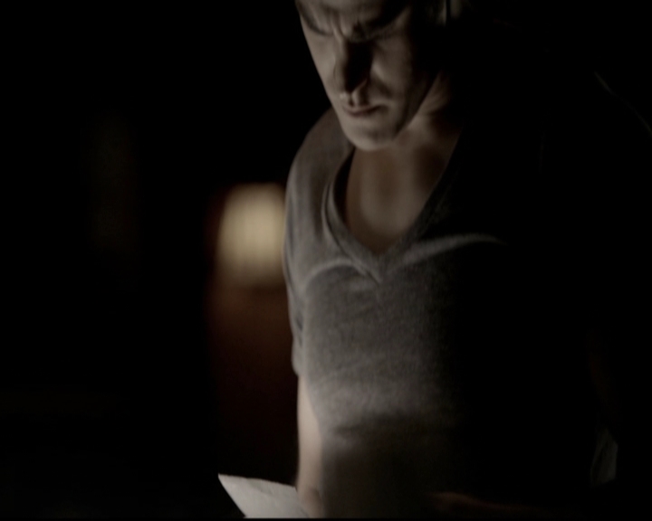 VampireDiariesWorld-dot-org_5x08DeadManOnCampus1852.jpg