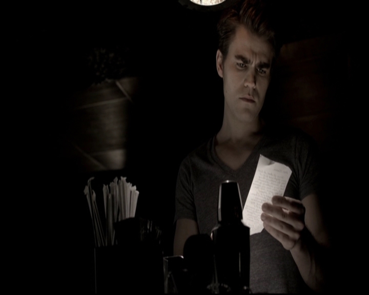 VampireDiariesWorld-dot-org_5x08DeadManOnCampus1860.jpg