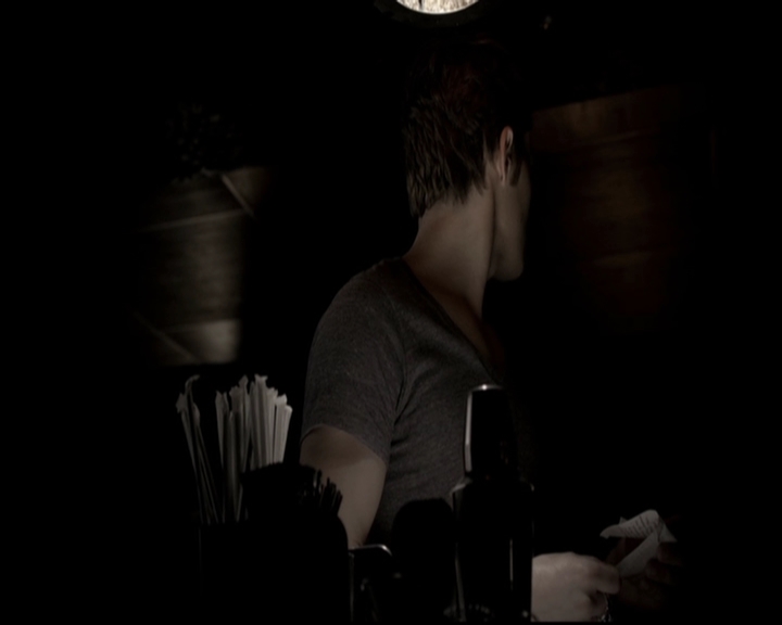 VampireDiariesWorld-dot-org_5x08DeadManOnCampus1864.jpg