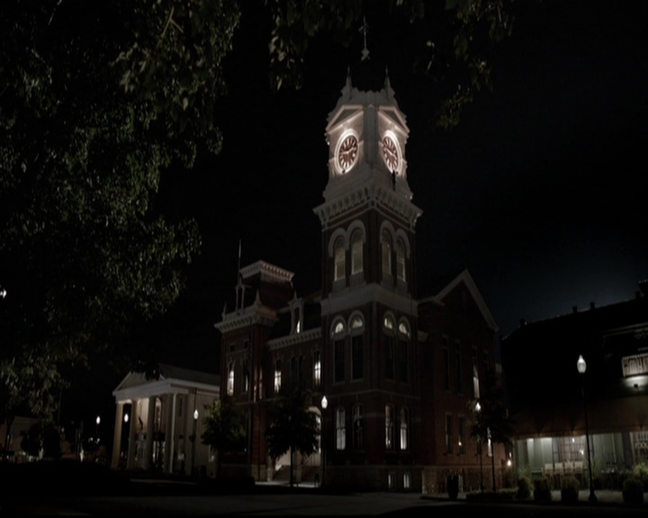 VampireDiariesWorld-dot-org_5x08DeadManOnCampus1871.jpg