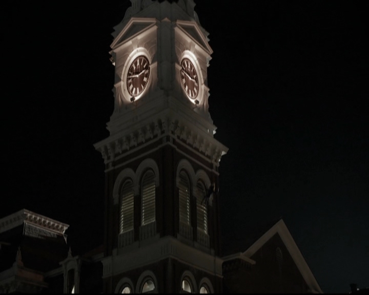 VampireDiariesWorld-dot-org_5x08DeadManOnCampus1904.jpg