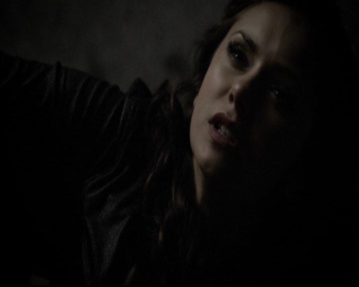 VampireDiariesWorld-dot-org_5x08DeadManOnCampus1910.jpg