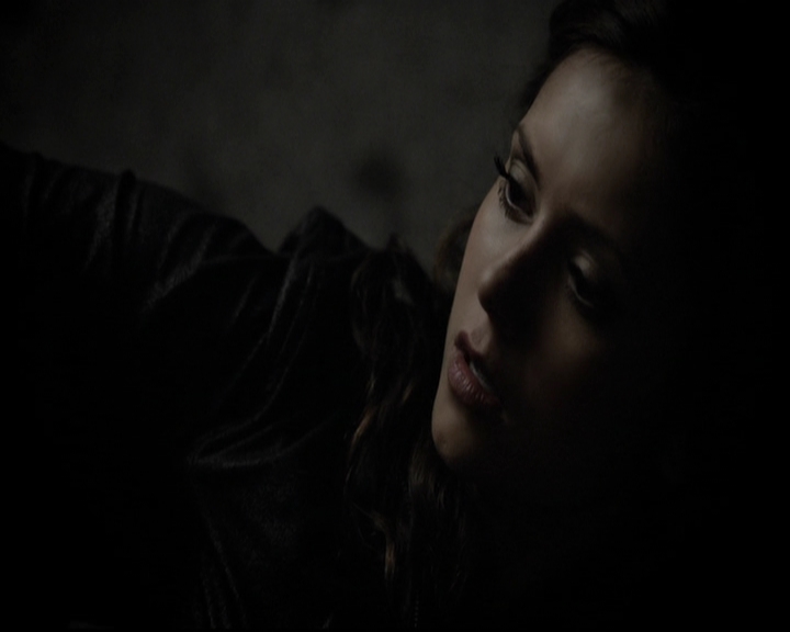 VampireDiariesWorld-dot-org_5x08DeadManOnCampus1913.jpg