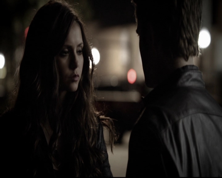 VampireDiariesWorld-dot-org_5x08DeadManOnCampus1925.jpg