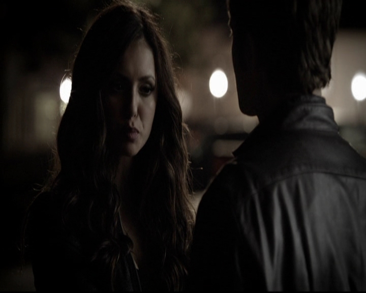 VampireDiariesWorld-dot-org_5x08DeadManOnCampus1930.jpg