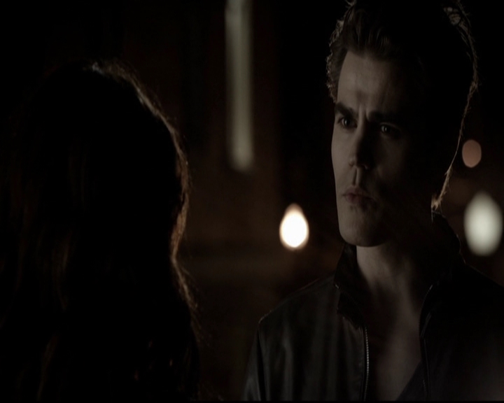 VampireDiariesWorld-dot-org_5x08DeadManOnCampus1935.jpg