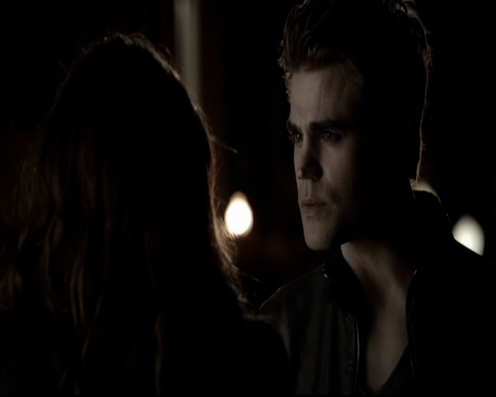 VampireDiariesWorld-dot-org_5x08DeadManOnCampus1937.jpg