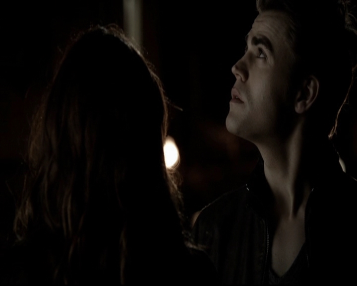 VampireDiariesWorld-dot-org_5x08DeadManOnCampus1938.jpg