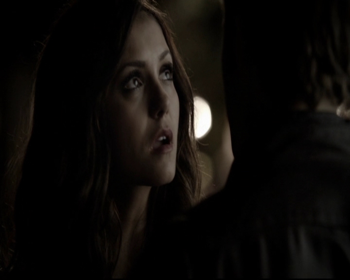 VampireDiariesWorld-dot-org_5x08DeadManOnCampus1940.jpg