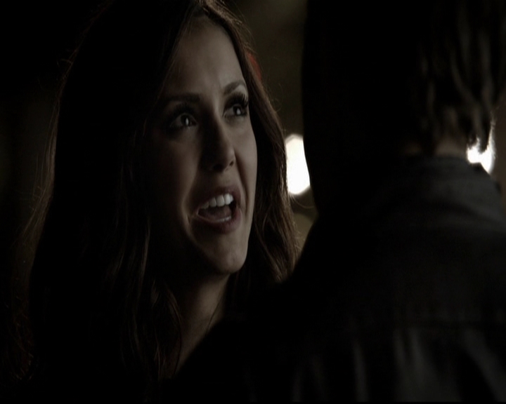 VampireDiariesWorld-dot-org_5x08DeadManOnCampus1942.jpg