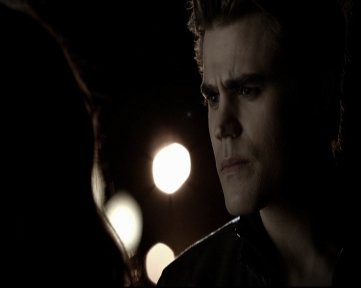 VampireDiariesWorld-dot-org_5x08DeadManOnCampus1947.jpg