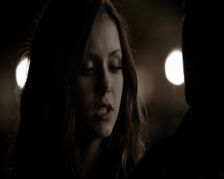 VampireDiariesWorld-dot-org_5x08DeadManOnCampus1949.jpg