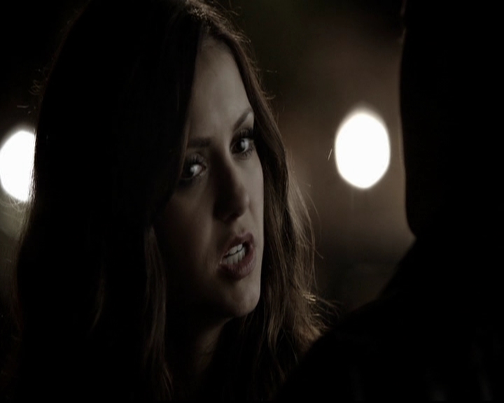 VampireDiariesWorld-dot-org_5x08DeadManOnCampus1950.jpg