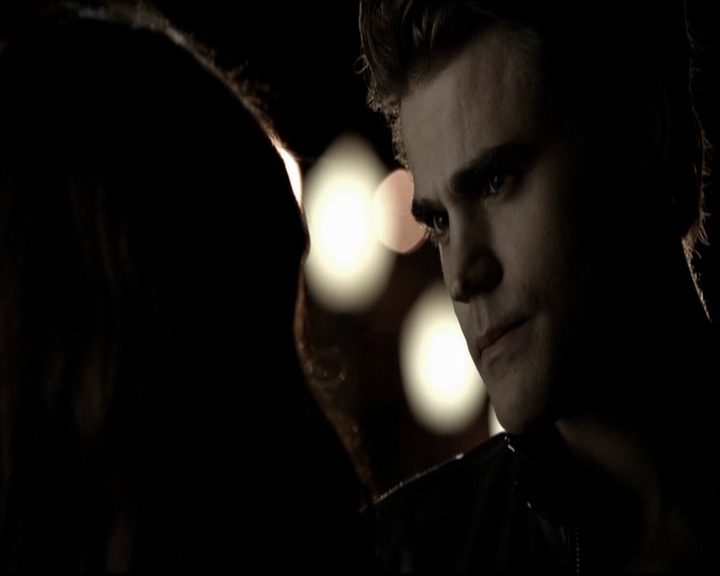 VampireDiariesWorld-dot-org_5x08DeadManOnCampus1963.jpg