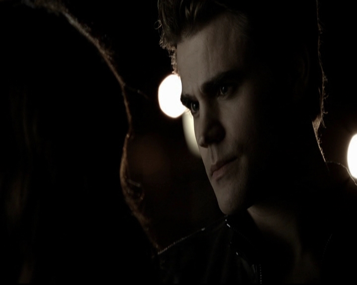 VampireDiariesWorld-dot-org_5x08DeadManOnCampus1969.jpg