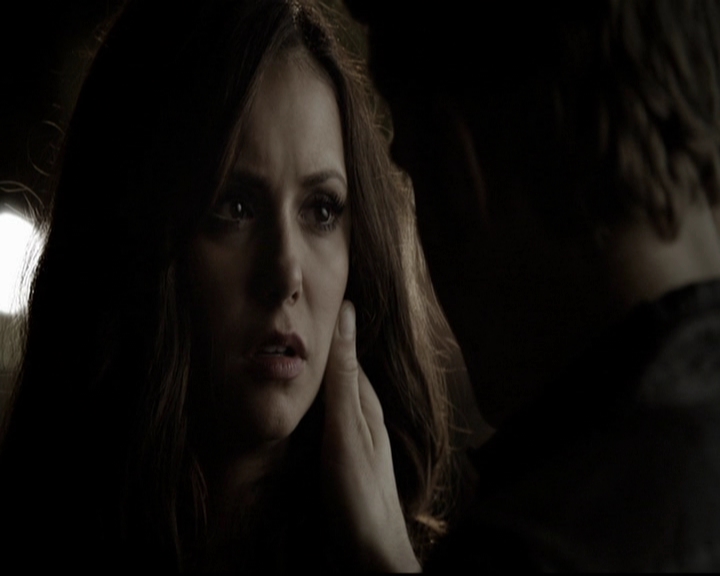 VampireDiariesWorld-dot-org_5x08DeadManOnCampus1972.jpg