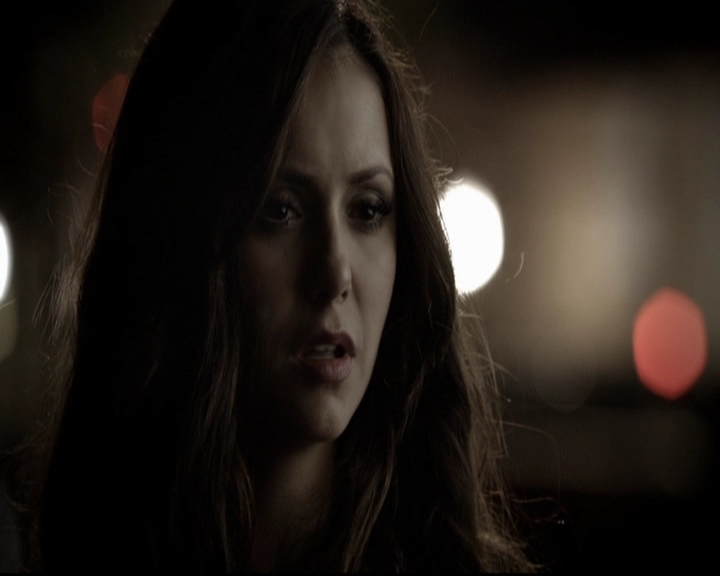 VampireDiariesWorld-dot-org_5x08DeadManOnCampus1977.jpg