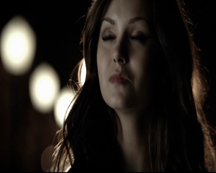 VampireDiariesWorld-dot-org_5x08DeadManOnCampus1985.jpg