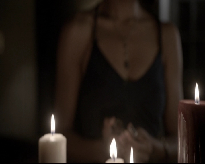 VampireDiariesWorld-dot-org_5x08DeadManOnCampus1992.jpg