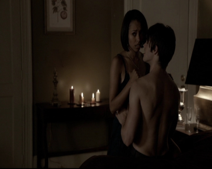 VampireDiariesWorld-dot-org_5x08DeadManOnCampus2038.jpg