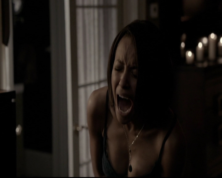 VampireDiariesWorld-dot-org_5x08DeadManOnCampus2057.jpg