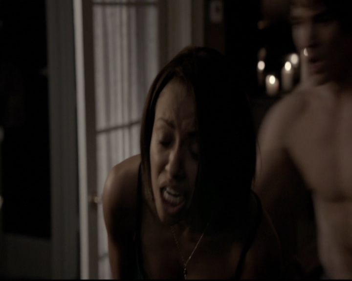 VampireDiariesWorld-dot-org_5x08DeadManOnCampus2060.jpg